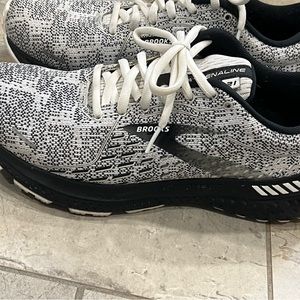 Brooks running sneaker